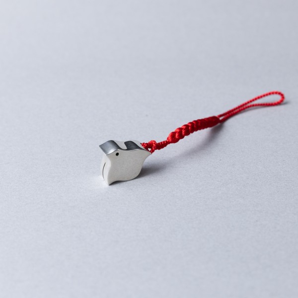 銀の変わり鈴 根付 | かざりや 鐐 | 京ものさんぽ