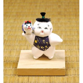 豆御所人形 駒犬持ち 耕園作 京陶人形 | 小刀屋忠兵衛 | 京ものさんぽ